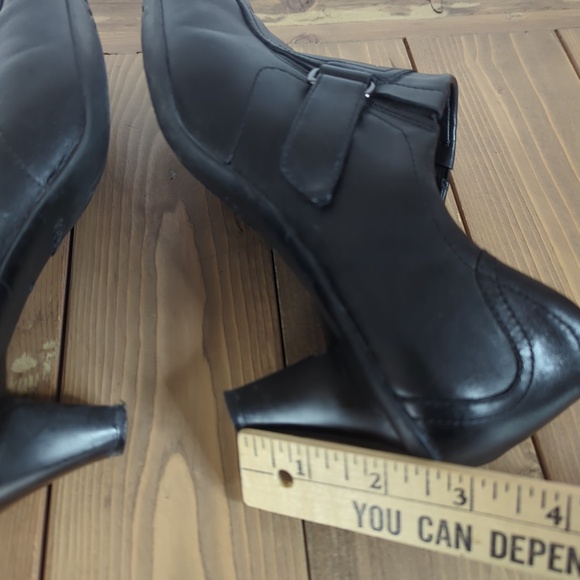 Ecco Women’s Black Leather Square Toe Low Heels - Picture 7 of 9